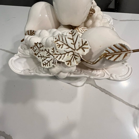 FRUIT TRAY STAND OFF WHITE WITH FRUIT - Picture 6 of 16